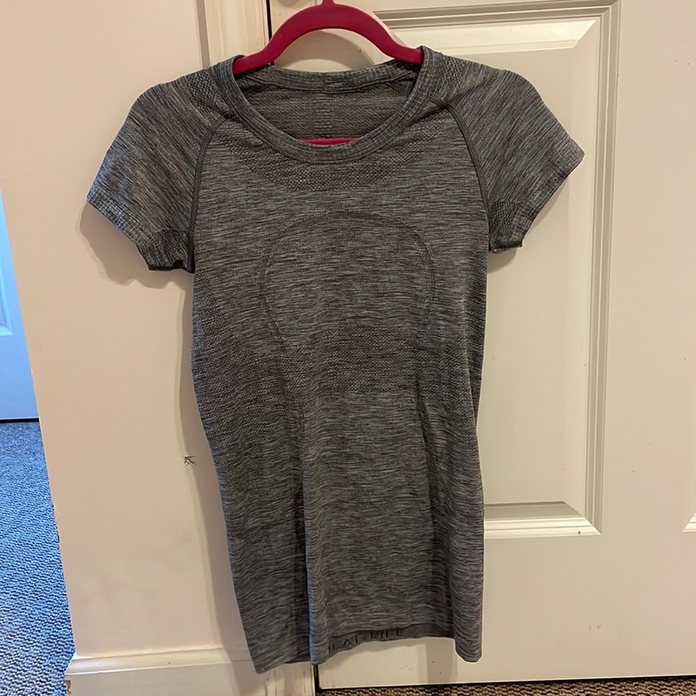 Lululemon Swiftly Tech Gray Top Size 4